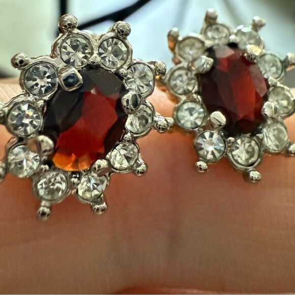 Vintage Red & Clear Rhinestone Cluster Earrings – Gold Tone Backing - Picture 17 of 17